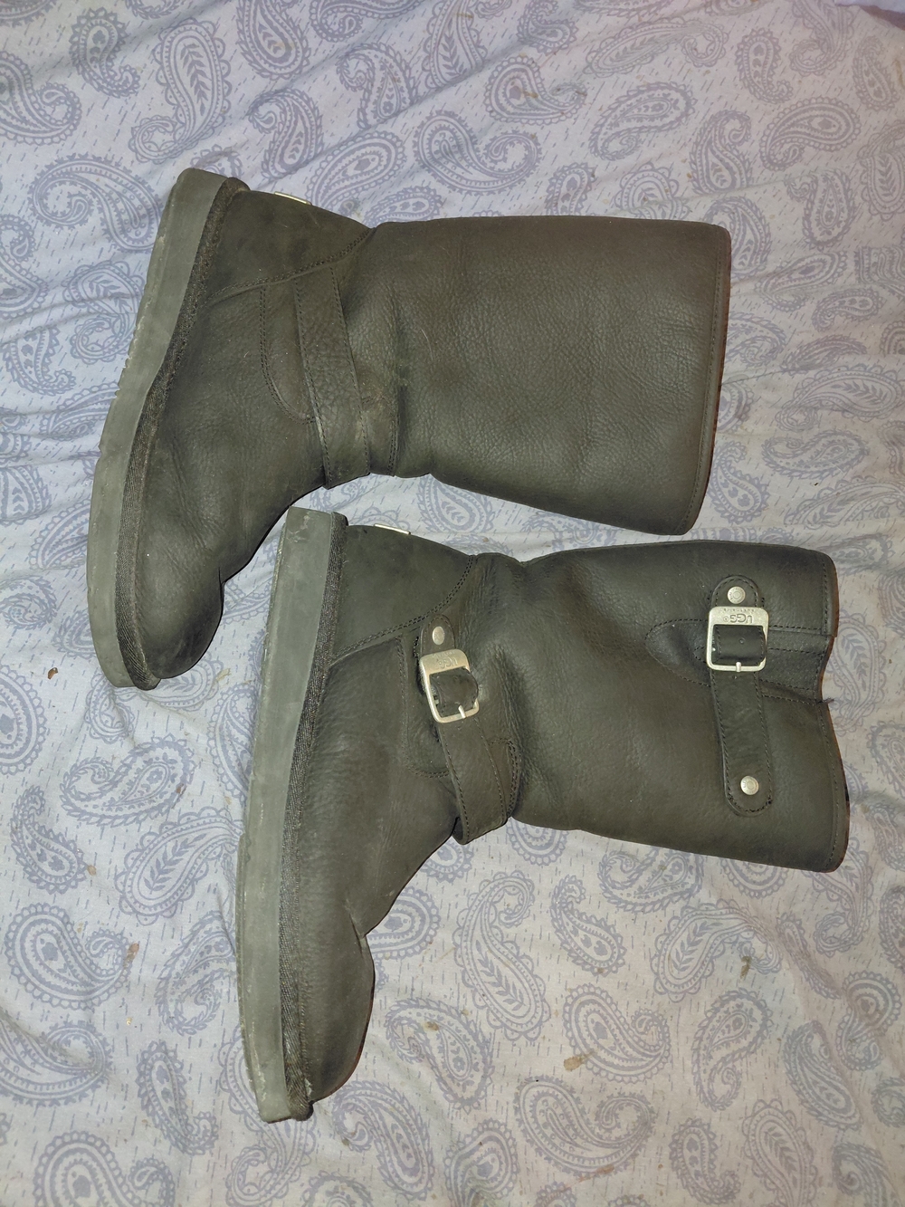 Uggs Kensington Sz 8 EUC Black Leather